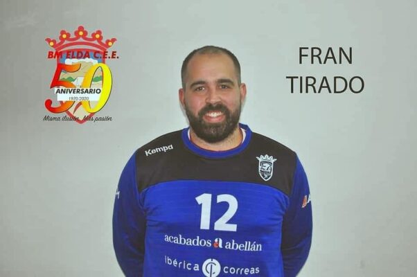 FRAN TIRADO ECHARÁ UN CABLE A UN ELDA CEE QUE ES FAROLILLO ROJO > El Record
